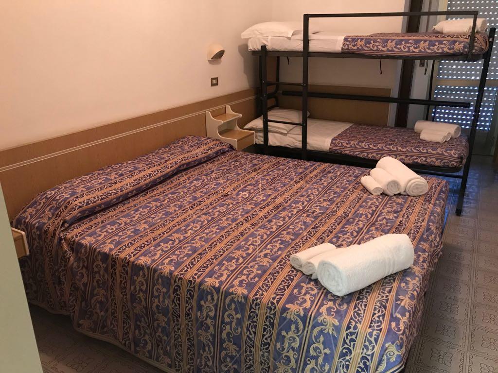 Hotel Alexander San Mauro Mare Екстер'єр фото